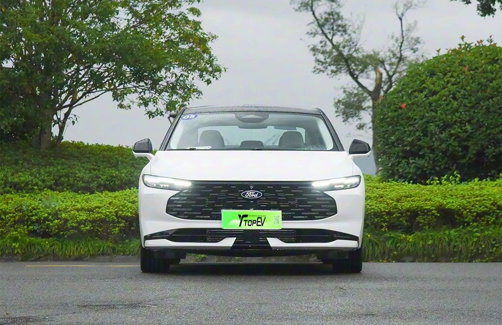 imgi_3_1_3(41) Ford Mondeo 2026 - Factory Price From China | Chinese Cars in Angola - Image 1