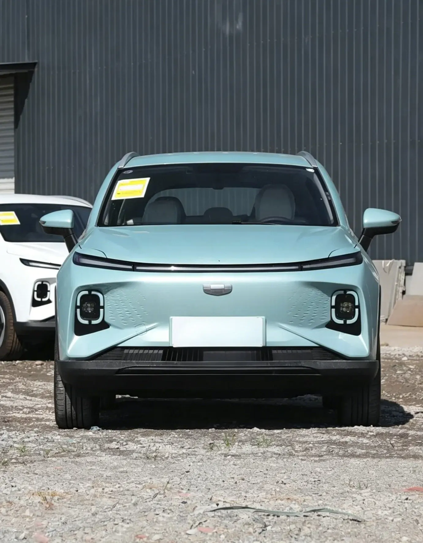 imgi_41_Low-Price-2024-Geely-Geometry-E-Firefly-401km-Range-Bev-Subcompact-SUV-for-Sale 2026 Geely Geometry E Firefly 401km Range Bev Subcompact SUV - In Stock in China | Chinese Cars in Angola - Image 1