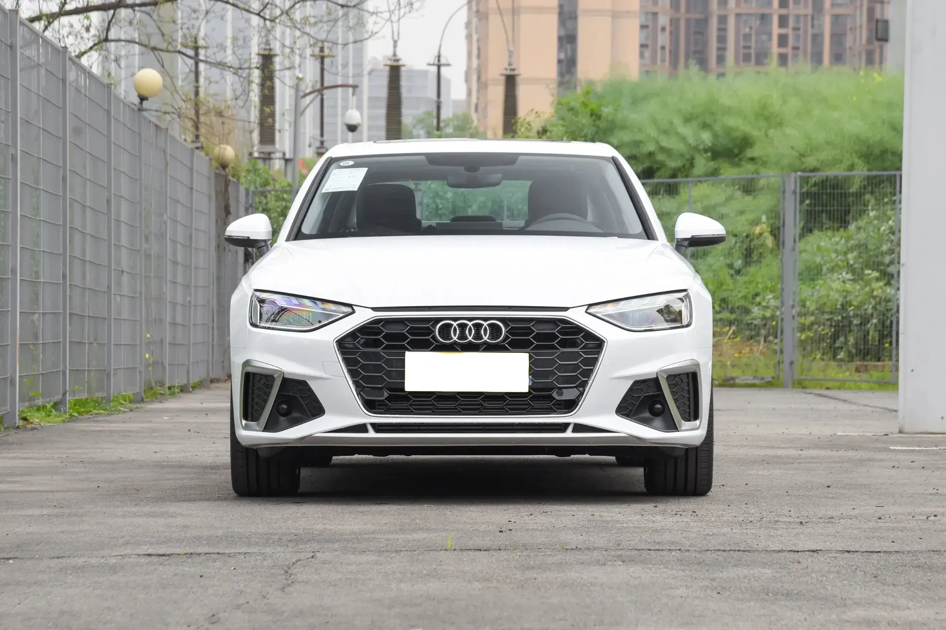 imgi_87_2025-Used-Car-Audi-A4l-China-Luxury-Car-Sedan-Vehicle-for-Sale 2026 Audi A4l Luxury Sedan Car - Wholesale Price From China | Chinese Cars in Angola - Image 1