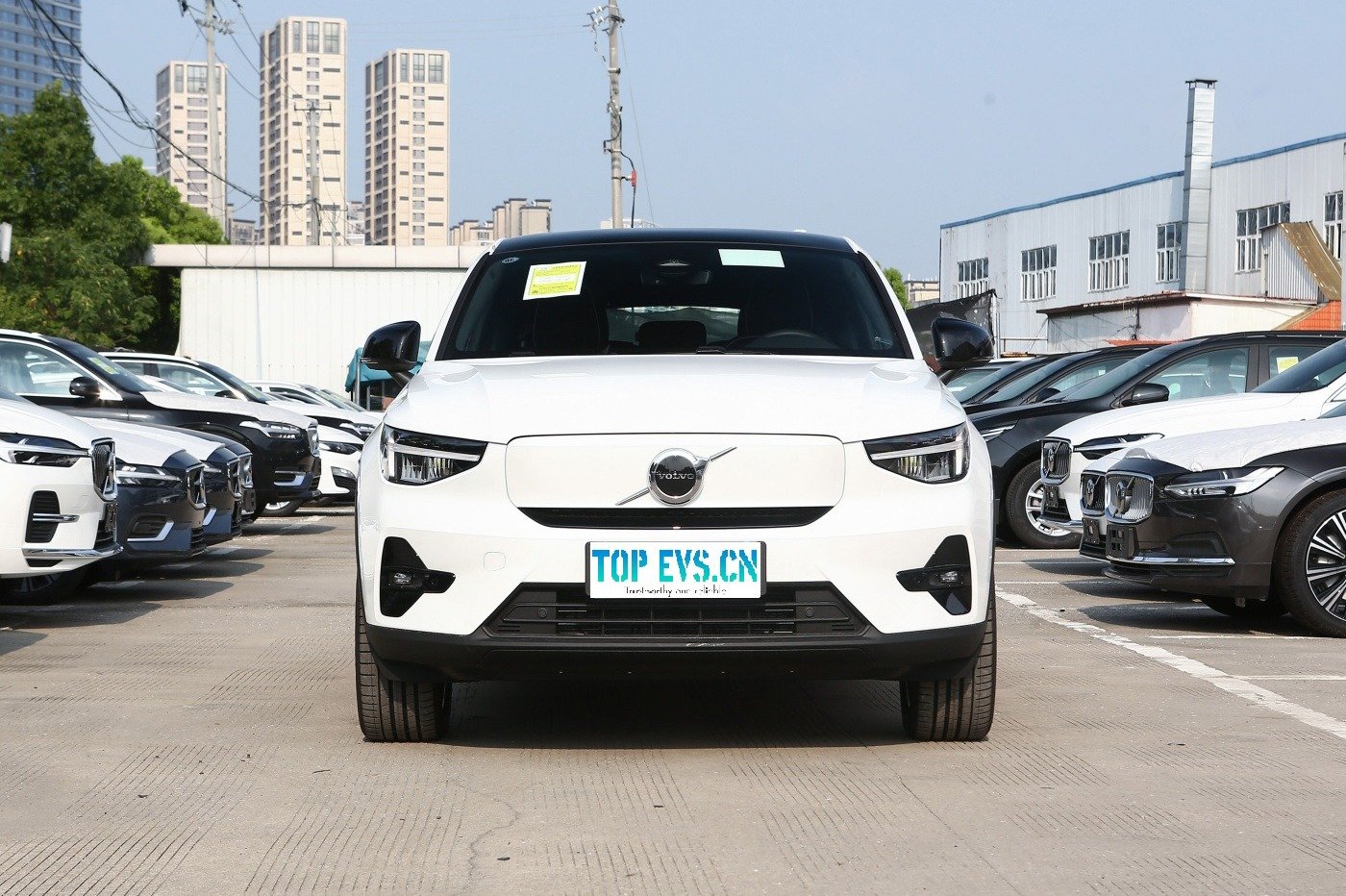 imgi_16_Volvo C40 PHEV VOLVO XC60 PHEV - For Sale From China | Chinese Cars in Angola - Image 1